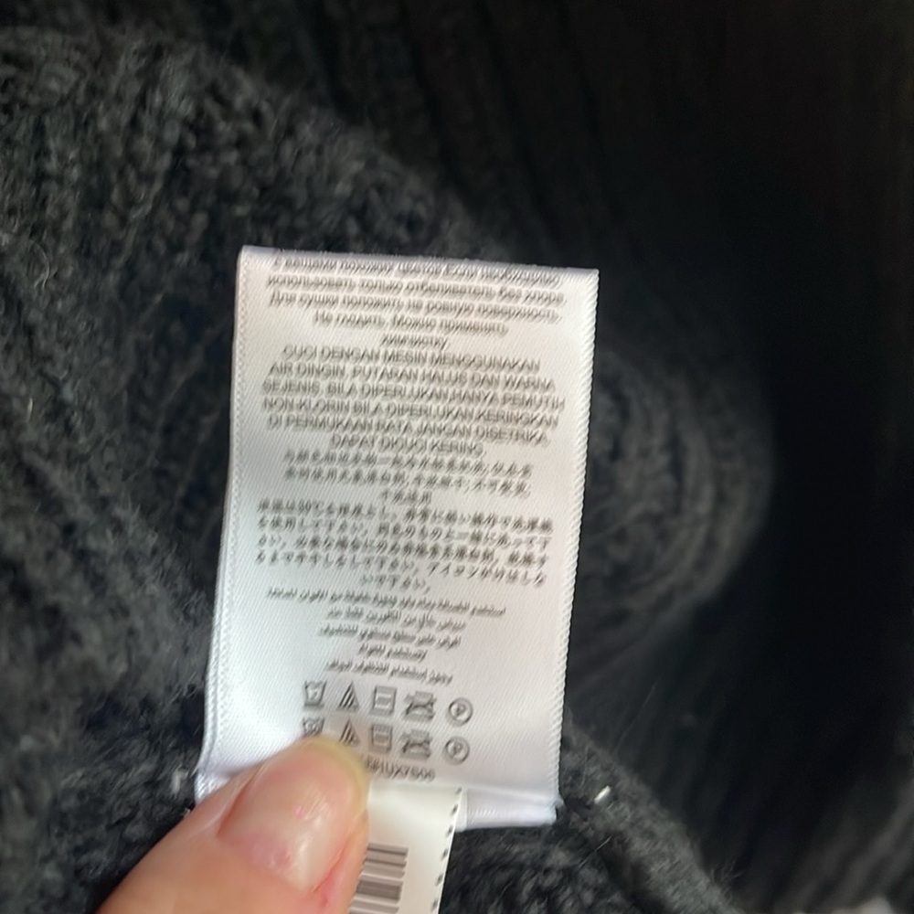 BCBG sweater - Picture 7 of 7